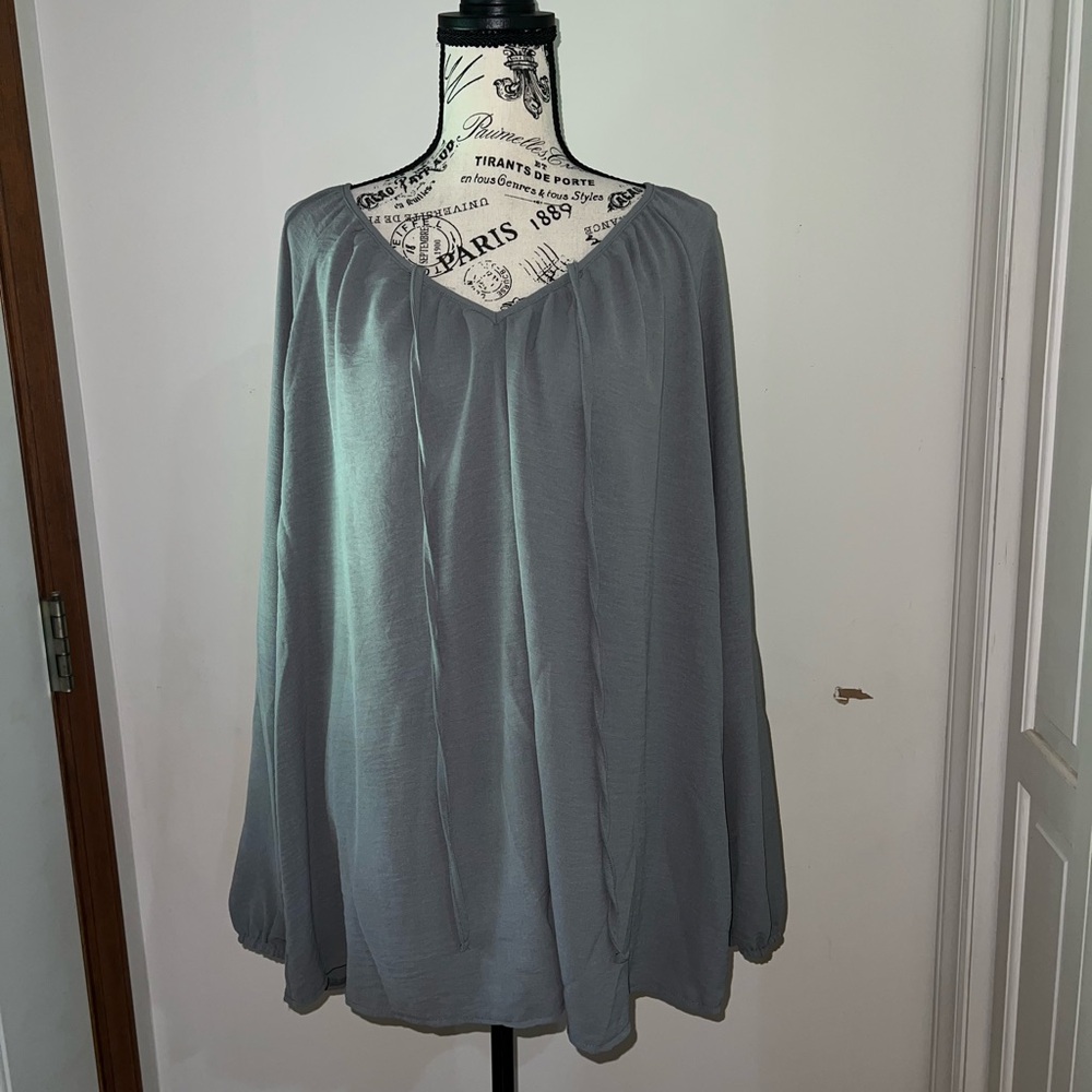*5/25* SHEIN Charcoal Gray Blouse